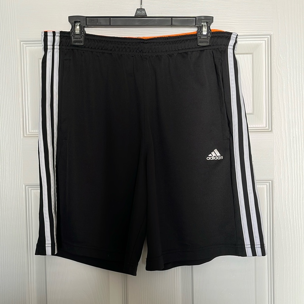 Adidas climalite shirts size L EUC